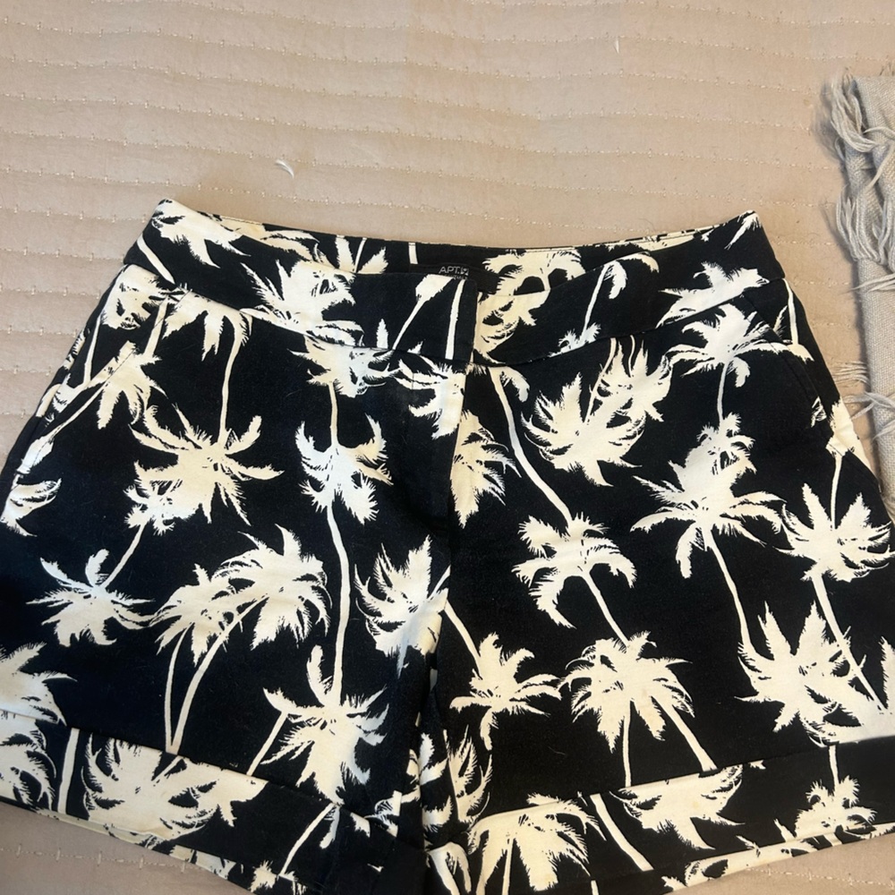 Apt. 9 Black and White Palm tree Shorts